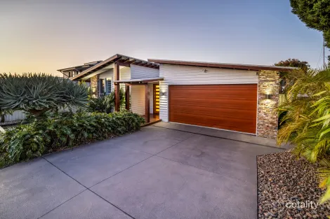 Property photo of 68 Waterview Street Shelly Beach NSW 2261