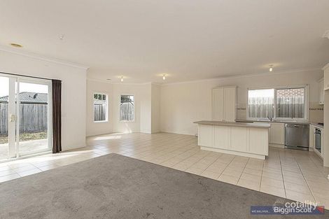 Property photo of 6 Kerford Crescent Point Cook VIC 3030