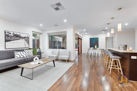 Property photo of 325 Waterview Boulevard Craigieburn VIC 3064