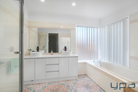 Property photo of 6 Lambie Way Roxburgh Park VIC 3064