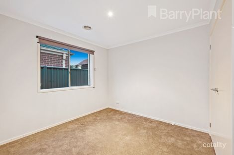 Property photo of 2 Bold Mews Manor Lakes VIC 3024