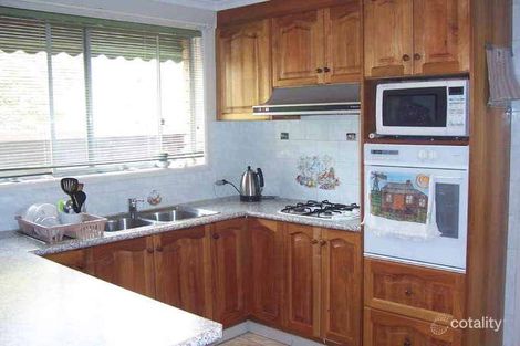 Property photo of 32 Fountain Drive Narre Warren VIC 3805