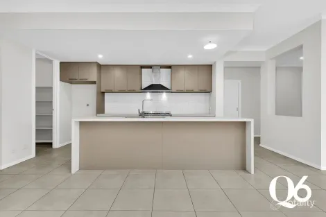 Property photo of 82 Riverside Concourse Cobblebank VIC 3338