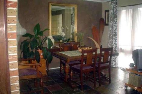 Property photo of 23 Aminya Crescent Bradbury NSW 2560