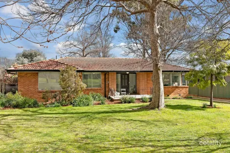 Property photo of 10 Pope Street Hughes ACT 2605