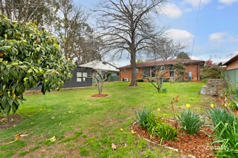 Property photo of 10 Pope Street Hughes ACT 2605