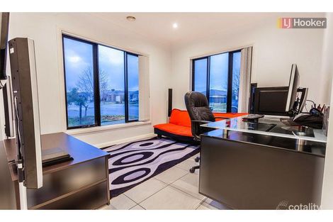Property photo of 13 Greenham Avenue Craigieburn VIC 3064