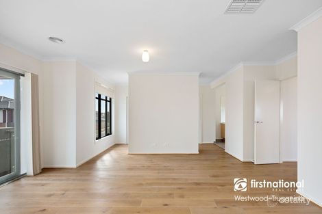 Property photo of 7 Peters Way Williams Landing VIC 3027