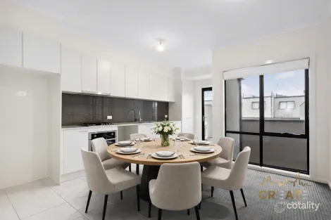 Property photo of 28 Queen Circuit Sunshine VIC 3020