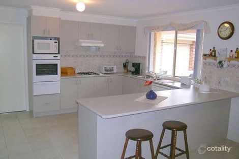 Property photo of 33 Highfielde Avenue Berwick VIC 3806