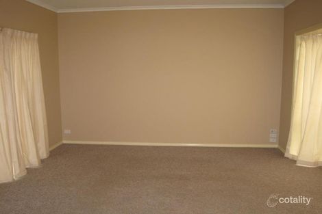 Property photo of 2A Hyde Park Walk Mooroolbark VIC 3138