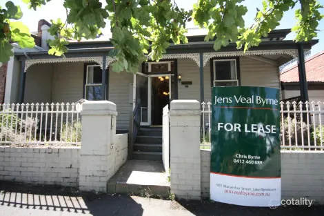 8 Doveton Cres, Soldiers Hill, VIC 3350