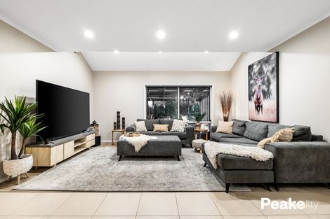 Property photo of 27 Fallingwater Drive Pakenham VIC 3810