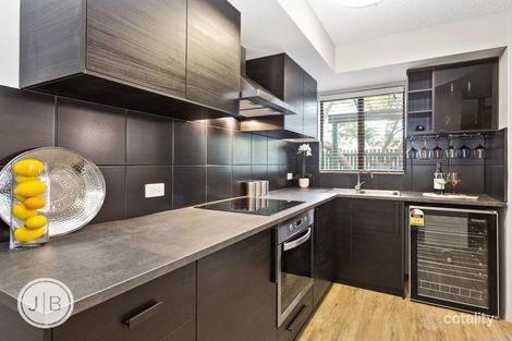 390 Hector St, Yokine, WA 6060