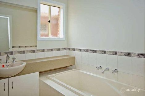 Property photo of 2/3 Laceby Court Corio VIC 3214