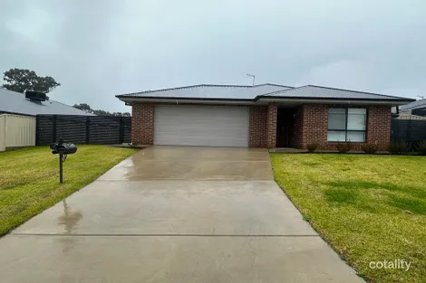 11 Weeden Pl, Tumut, NSW 2720