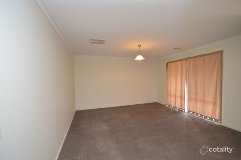 Property photo of 2 The Heath Eaglehawk VIC 3556