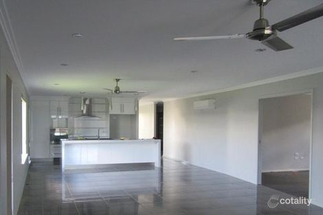 Property photo of 8 Roma Court Beaconsfield QLD 4740