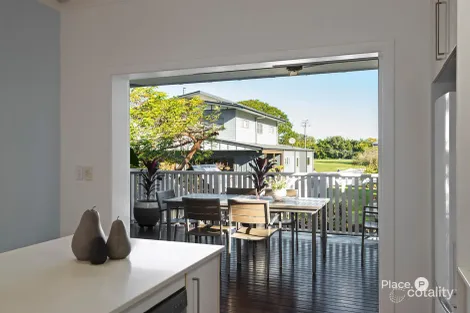 Property photo of 13 Longfellow Street Norman Park QLD 4170