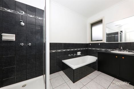 Property photo of 1/5 Tobias Avenue Glen Waverley VIC 3150