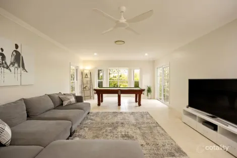 Property photo of 21 Peronne Place Brookfield QLD 4069