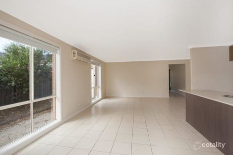 Property photo of 4 Elderberry Way Pakenham VIC 3810