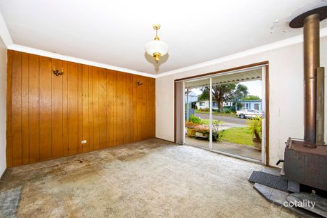 Property photo of 42 Woodlawn Drive Budgewoi NSW 2262