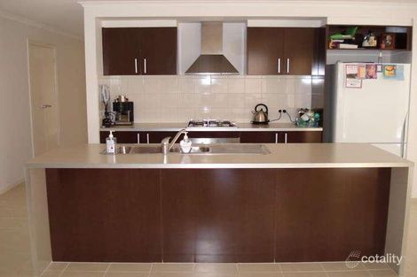 Property photo of 41 Scarlet Crescent Pakenham VIC 3810