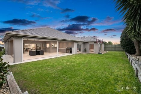Property photo of 30 Sheldon Drive Berwick VIC 3806
