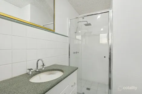 Property photo of 2/11 Lynn Avenue Point Frederick NSW 2250