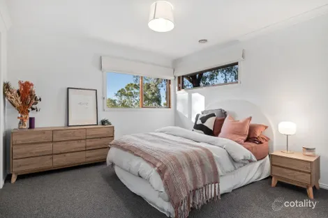 Property photo of 3 Oaktree Road Croydon North VIC 3136
