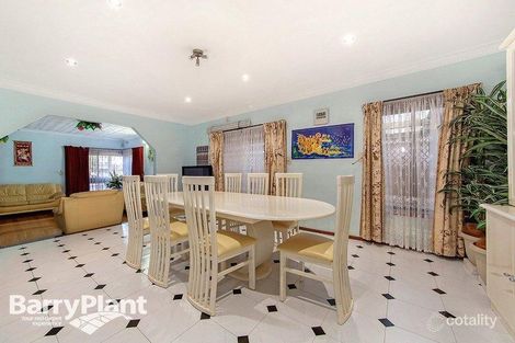 Property photo of 51 Mulhall Drive St Albans VIC 3021