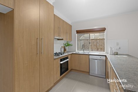 Property photo of 33 Fallingwater Drive Pakenham VIC 3810