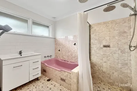 Property photo of 20 Stiller Place Greenacre NSW 2190