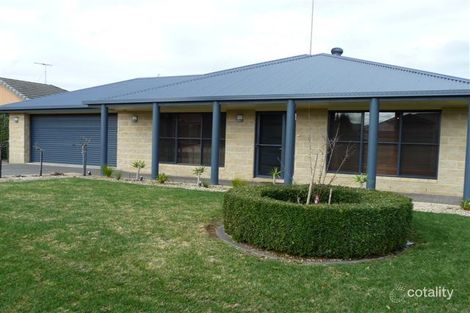 Property photo of 18 Oakridge Crescent Mount Gambier SA 5290