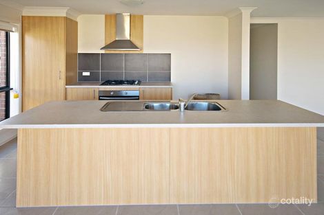 Property photo of 39 Toolern Waters Drive Weir Views VIC 3338