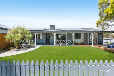 Property photo of 32 Cavanaugh Street Wynnum West QLD 4178