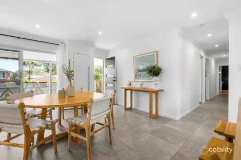 Property photo of 32 Cavanaugh Street Wynnum West QLD 4178