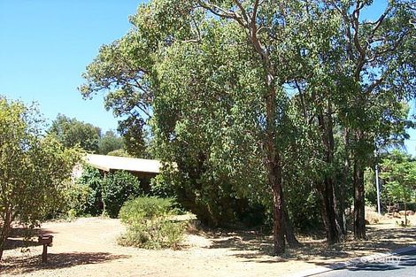 10 Traylen Rd, Kalamunda, WA 6076