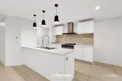 Property photo of 40 Falabela Road Clyde North VIC 3978