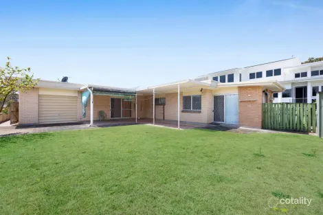Property photo of 10 Parnki Parade Palm Beach QLD 4221