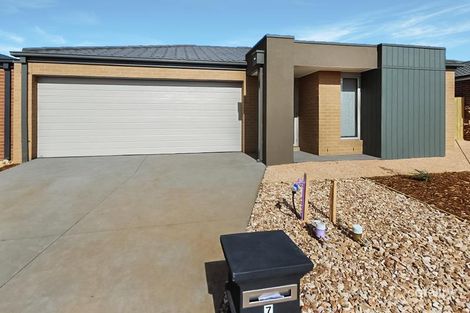 7 Leon Dr, Weir Views, VIC 3338