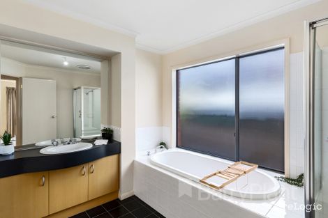 Property photo of 10 Colonial Court Wantirna VIC 3152
