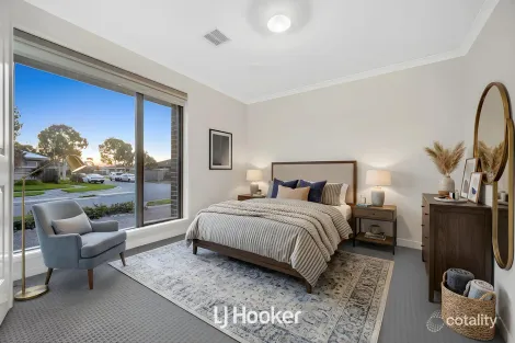 Property photo of 11 Freshfields Drive Cranbourne North VIC 3977