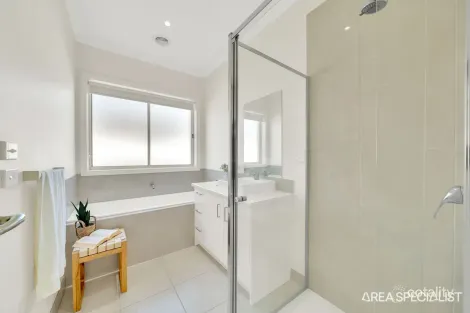 Property photo of 19 Natalie Street Brookfield VIC 3338