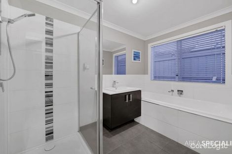 Property photo of 9 Glasson Way Cranbourne West VIC 3977