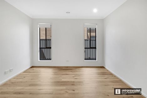 Property photo of 15 Macalister Grove Cobblebank VIC 3338