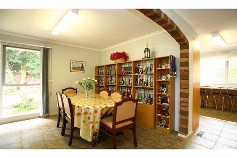 Property photo of 3 Regency Place Glen Waverley VIC 3150