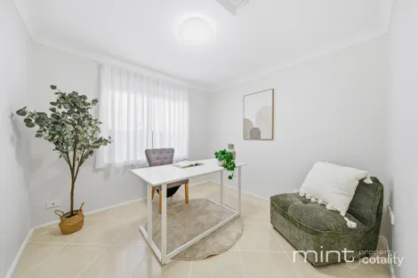 Property photo of 38 Eynham Road Milperra NSW 2214