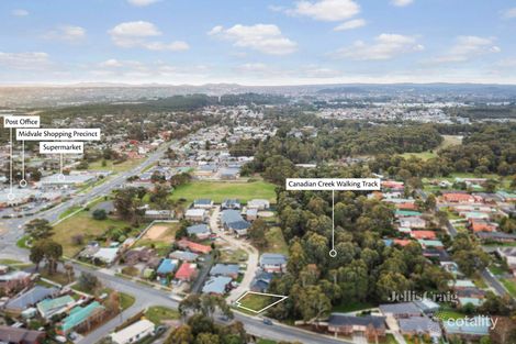 2 Lucia Cres, Mount Clear, VIC 3350